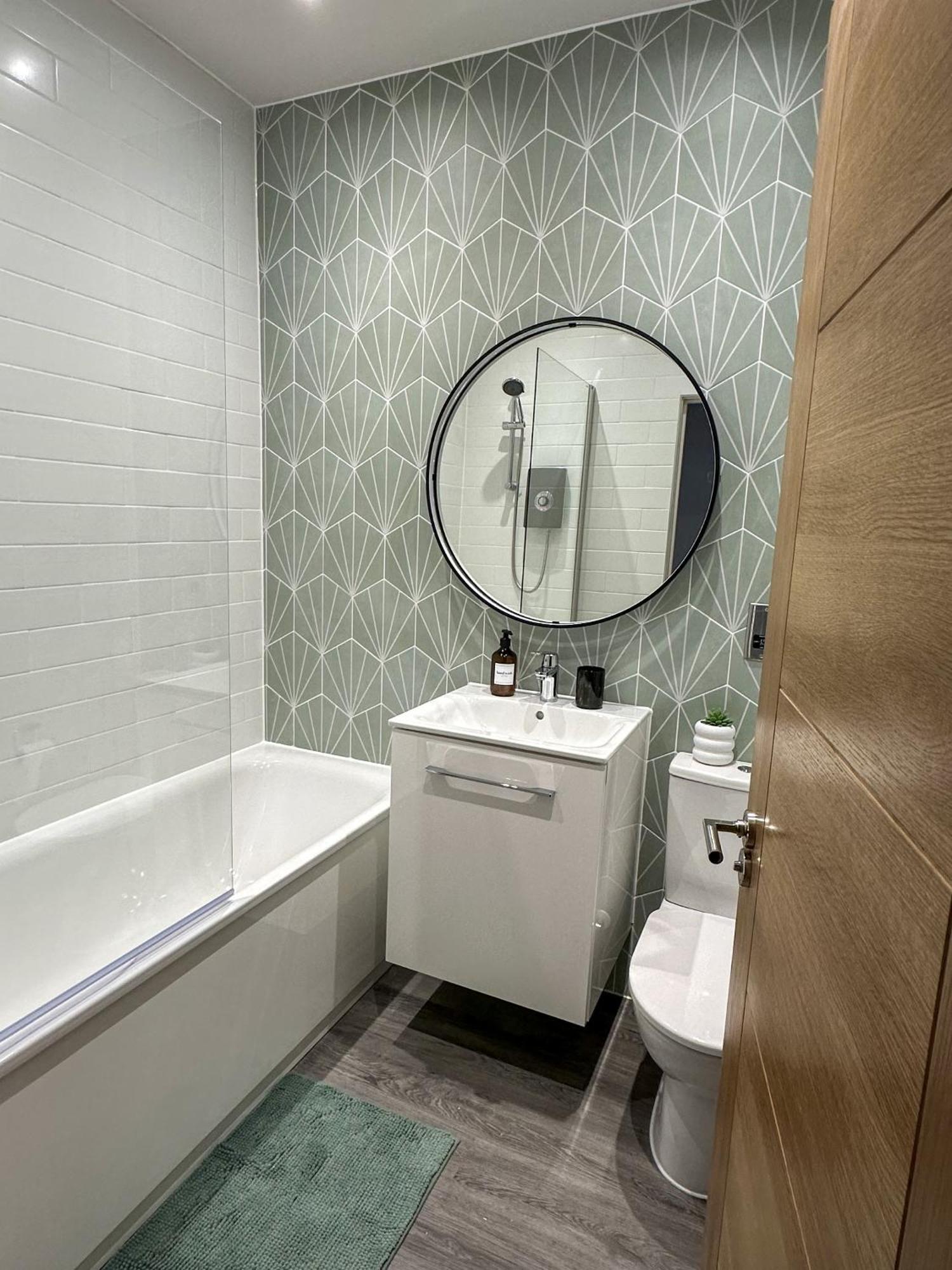 New, Luxury In Town Centre * Cheltenham
